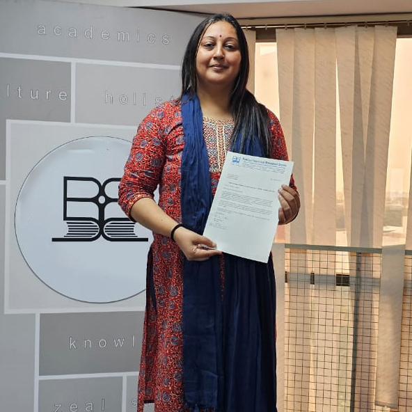 Dr Twinkle Trivedi Received the Award for Best Faculty in Research